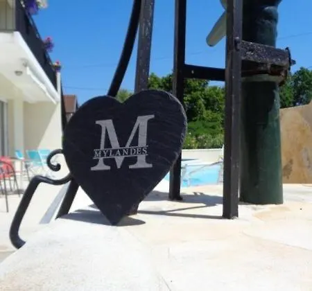 Guest house Le Clos Des Mylandes 4*
