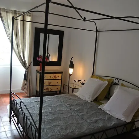 בית הארחה Le Clos Des Mylandes 4*