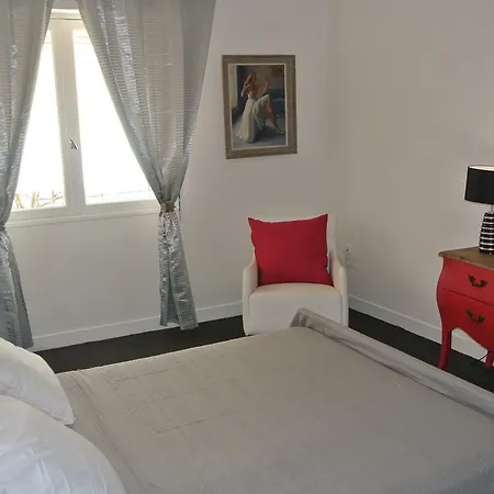 Le Clos Des Mylandes 4*