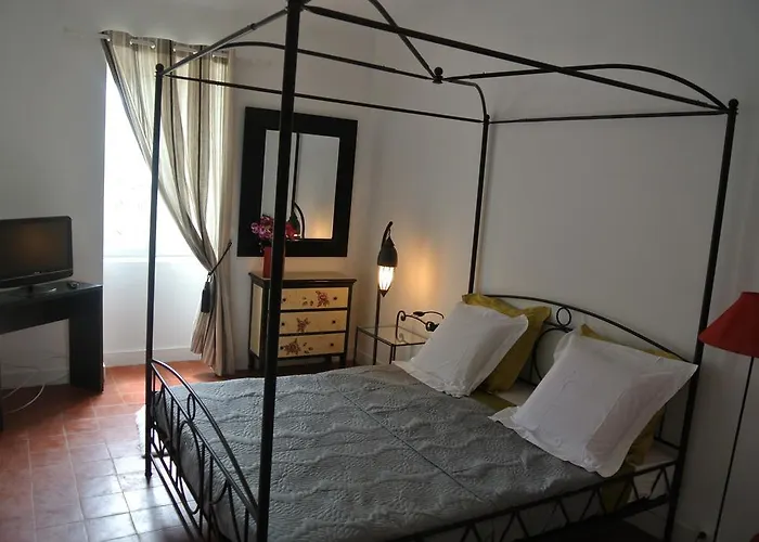 Πανσιόν Le Clos Des Mylandes 4*