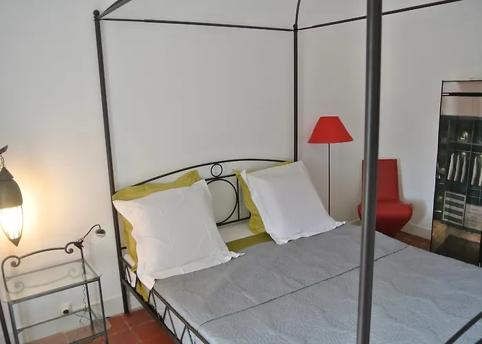 게스트하우스 Le Clos Des Mylandes 4*